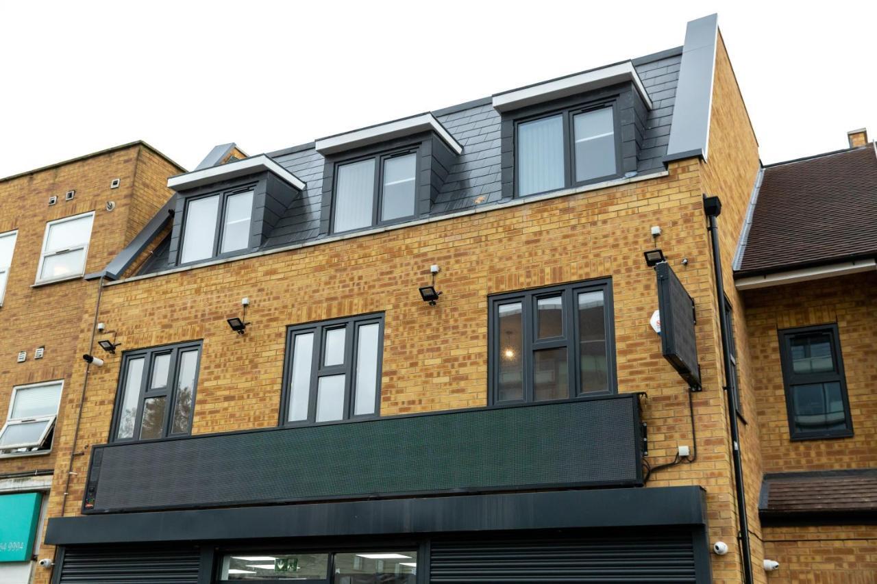 Cosy Flats Near Heathrow, Group Bookings Available With Parking Space Hounslow Bagian luar foto